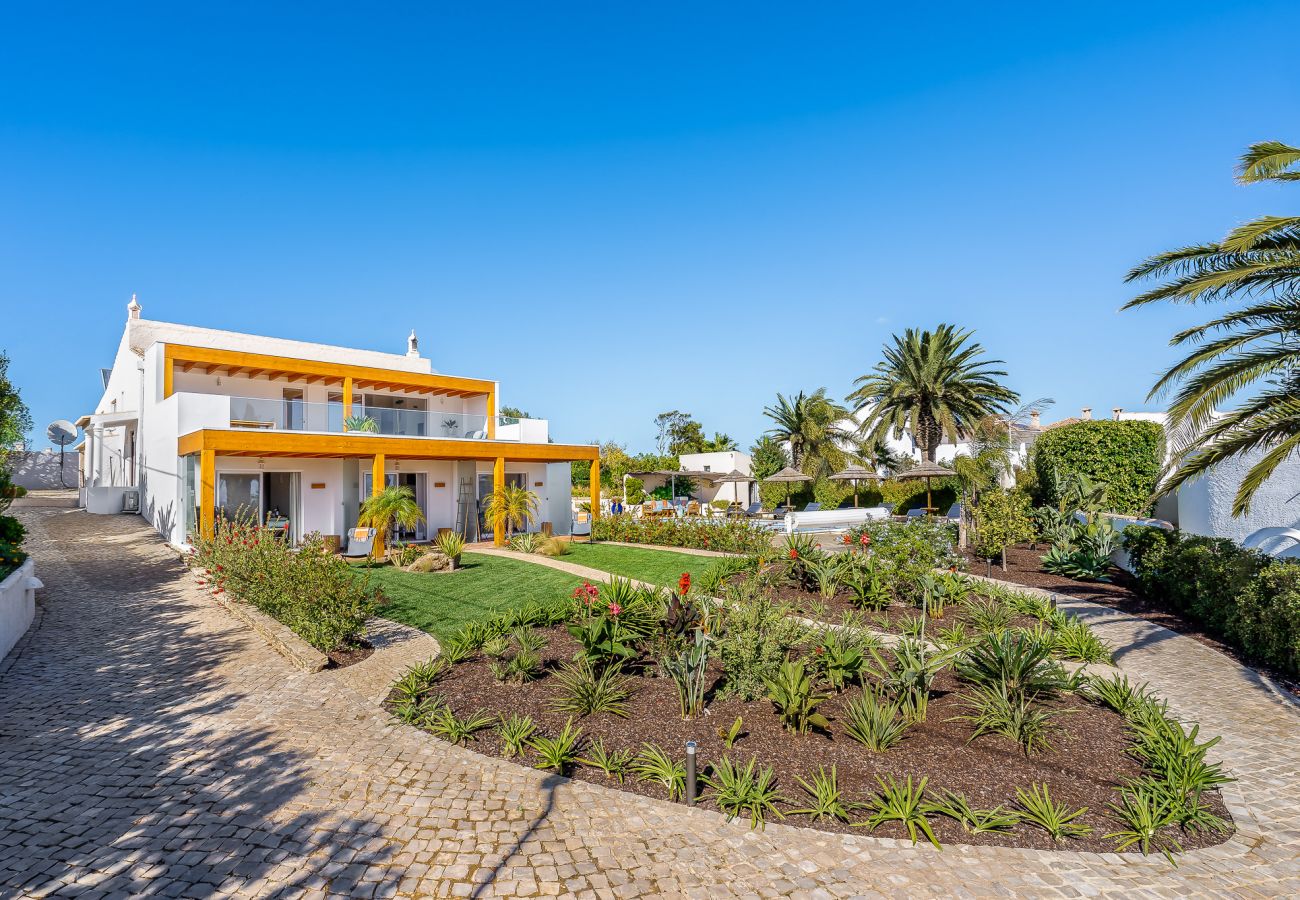 Zimmeranmietung in Salema - 02 - Romantik Villa - Praia das Furnas Zimmeranmietung in Salema - 02 - Romantik Villa - Praia das Furnas