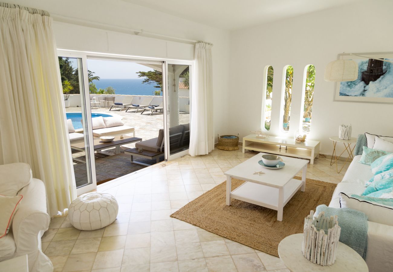 Meerblick vom Wohnzimmer Meer- und Poolblick vom Wohnzimmer