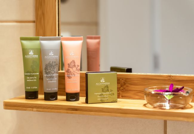 Chambres d'hôtes à Salema - 01- Romantik Villa - Praia do Castelejo Chambres d'hôtes à Salema - 01- Romantik Villa - Praia do Castelejo