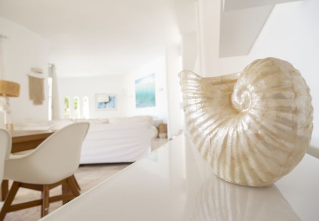 Objet de décoration dans la salle à manger Objet de décoration dans la salle à manger