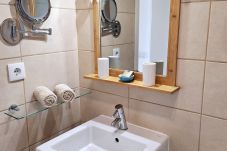 Rent by room in Salema - 02 - Romantik Villa - Praia das Furnas