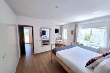 Rent by room in Salema - 06 - Romantik Villa - Praia Santa